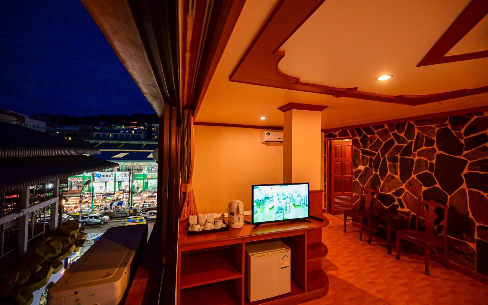 Complex Hotel Patong Esterno foto