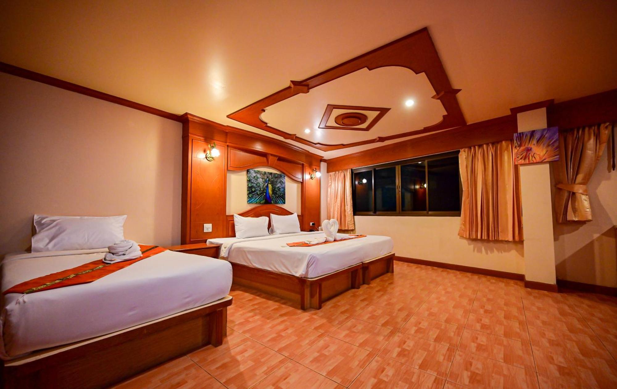 Complex Hotel Patong Esterno foto