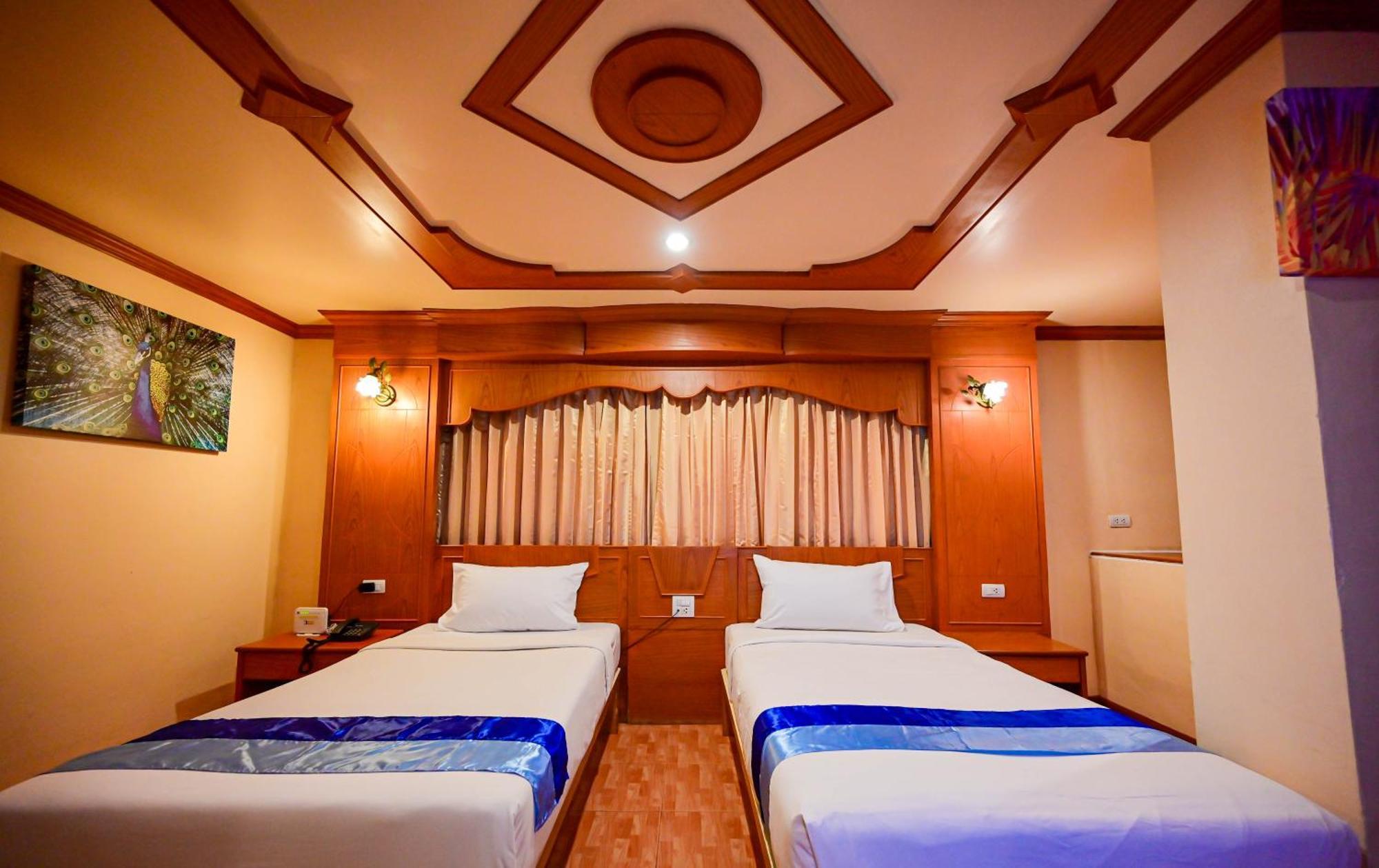 Complex Hotel Patong Esterno foto