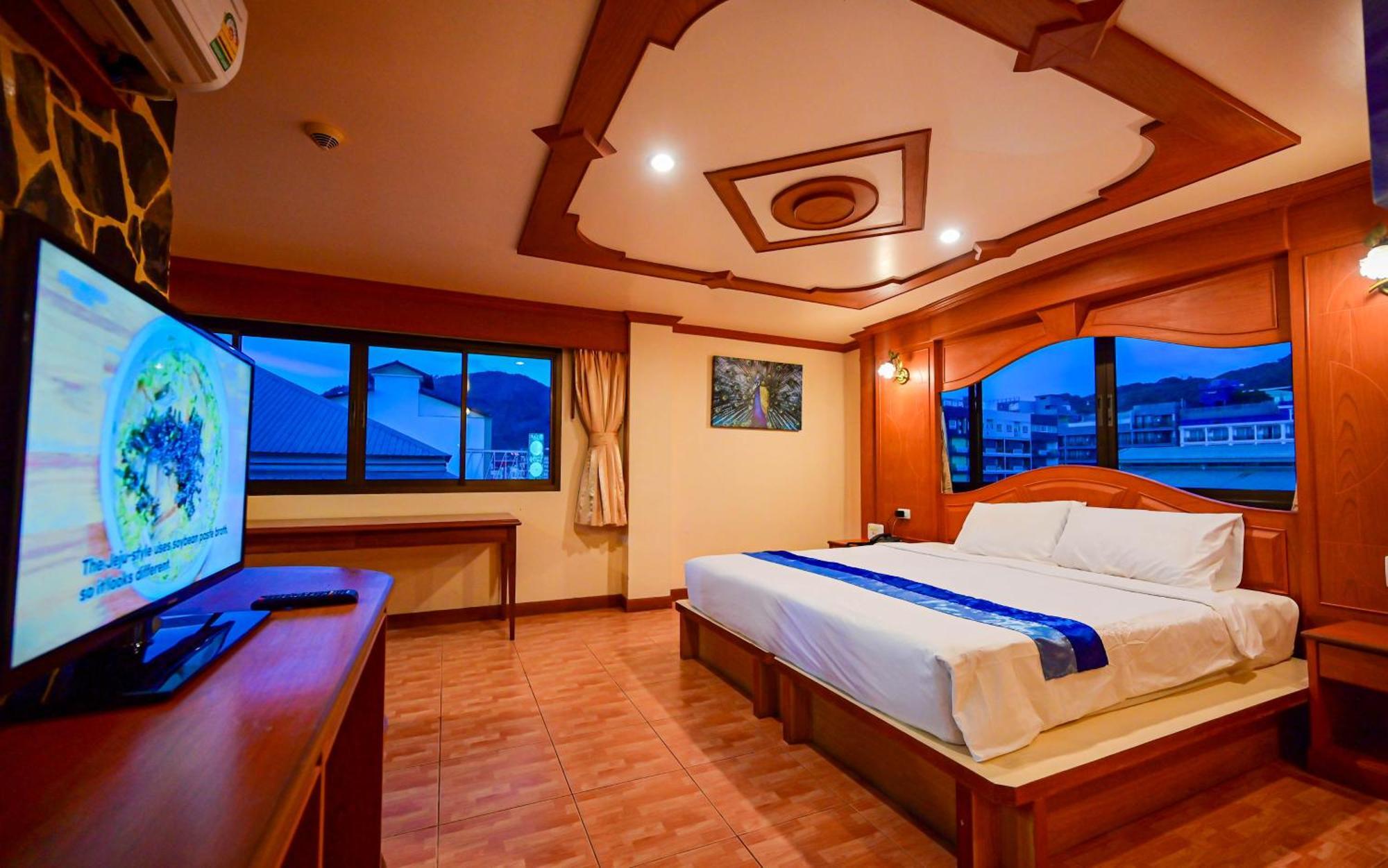 Complex Hotel Patong Esterno foto