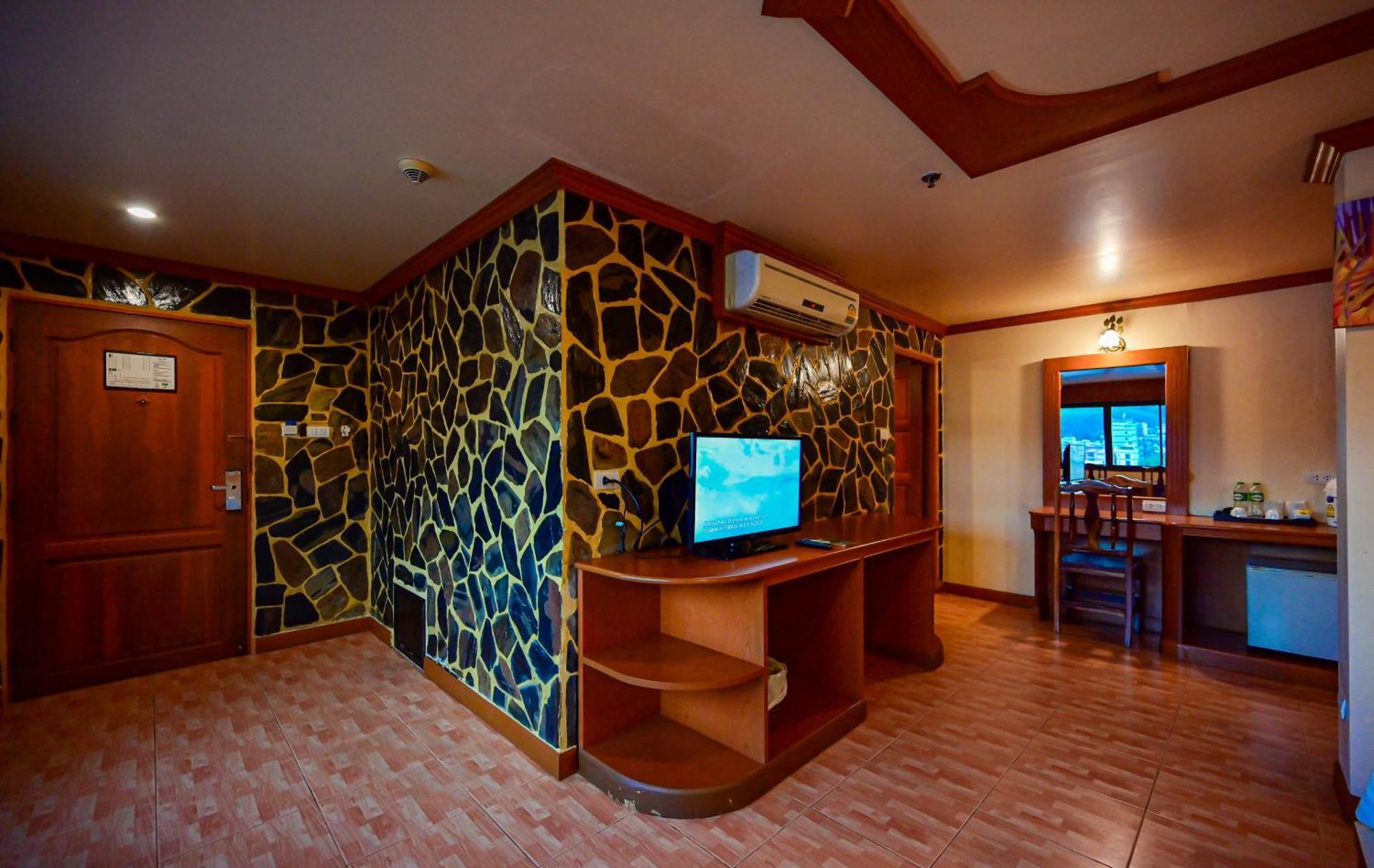 Complex Hotel Patong Esterno foto