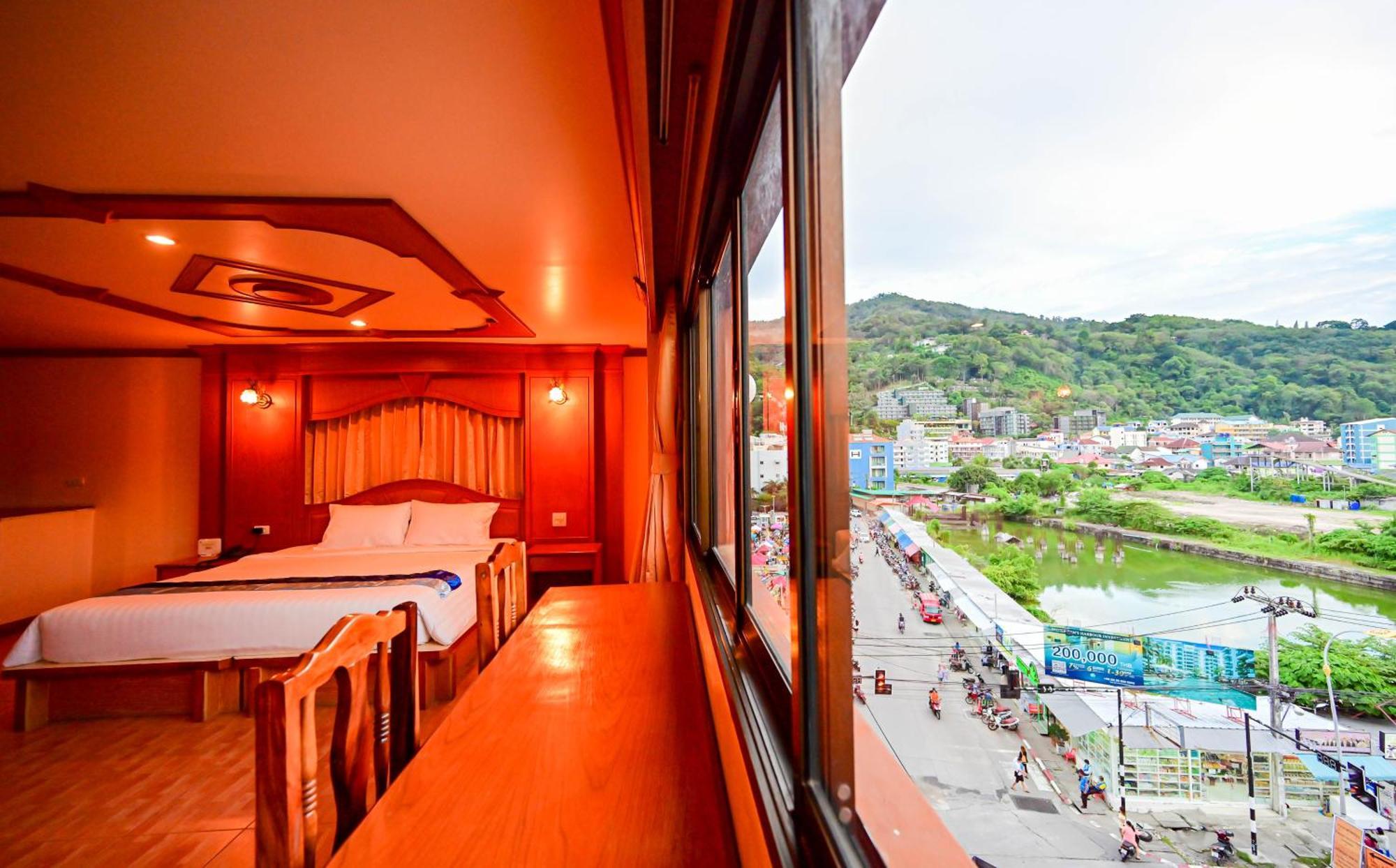 Complex Hotel Patong Esterno foto