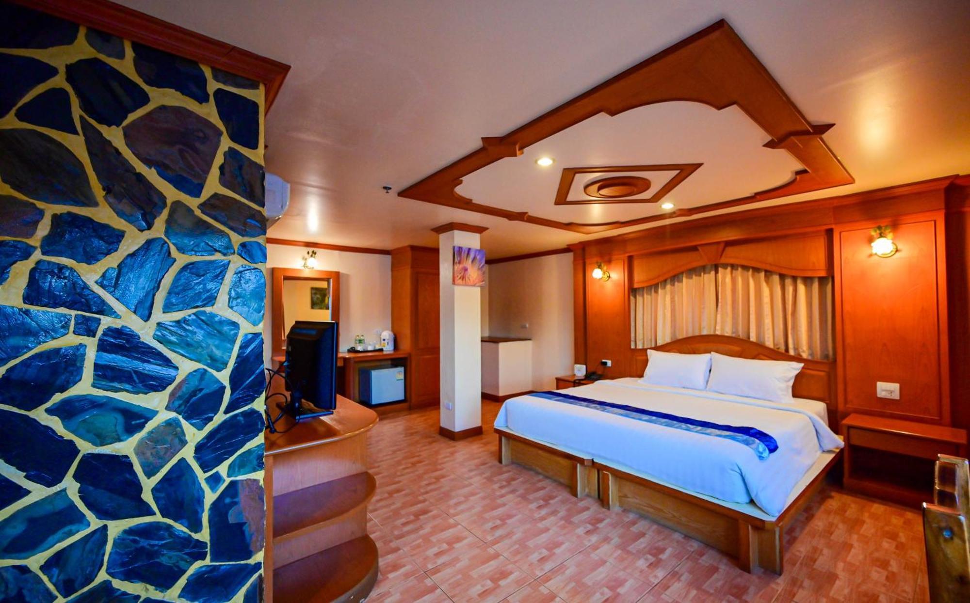 Complex Hotel Patong Esterno foto