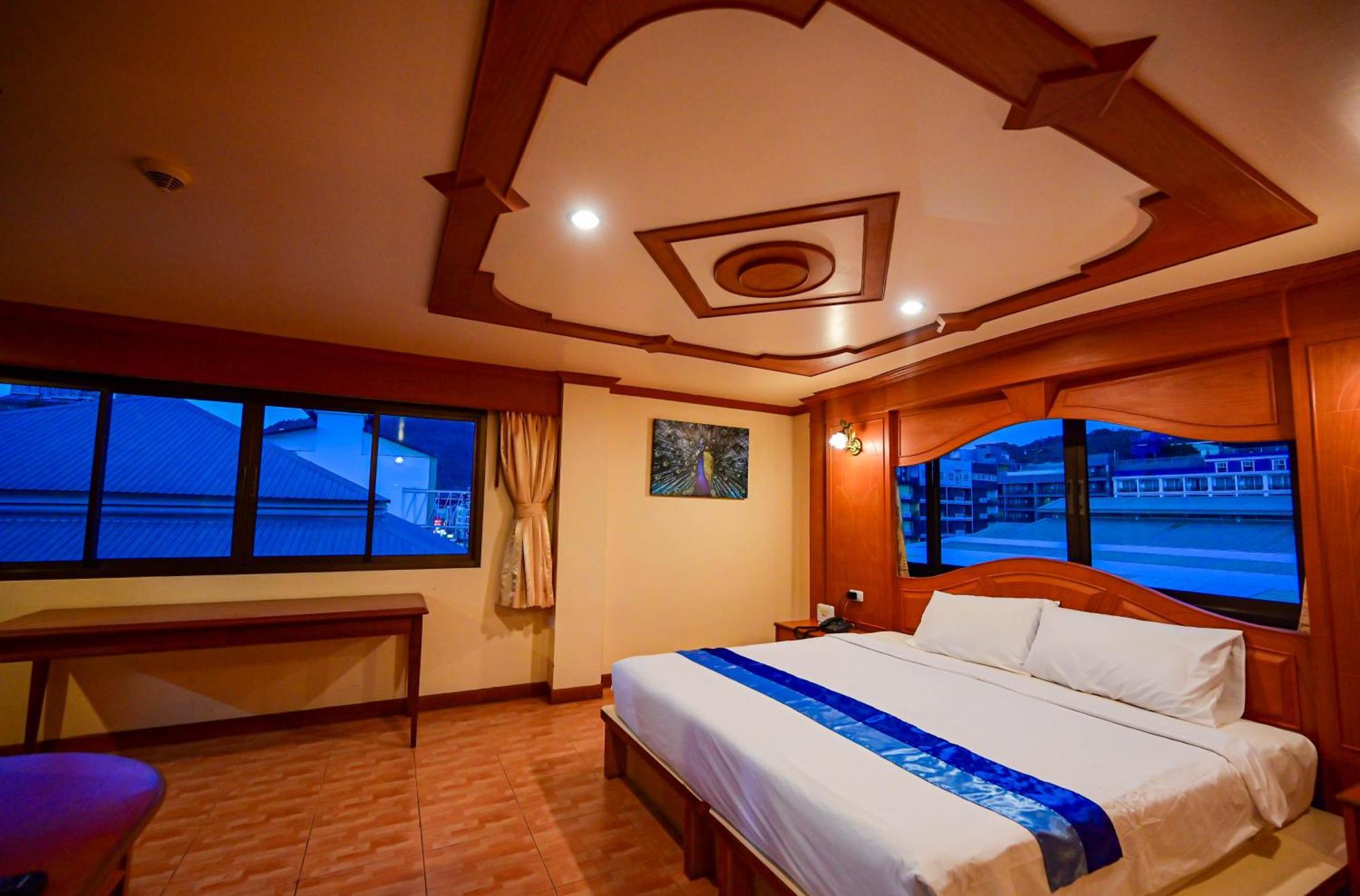 Complex Hotel Patong Esterno foto