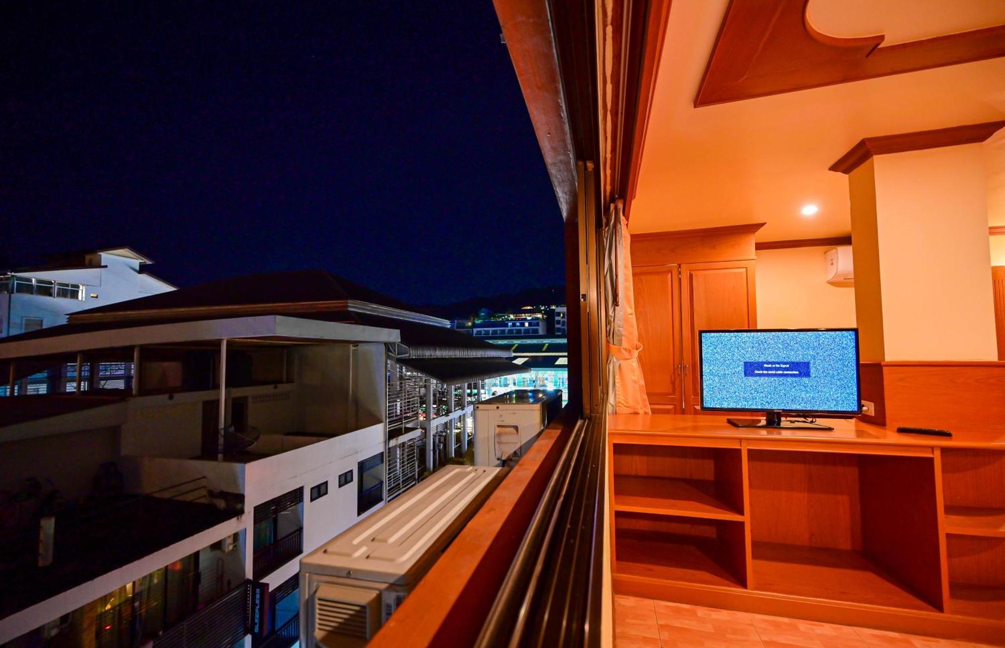 Complex Hotel Patong Esterno foto